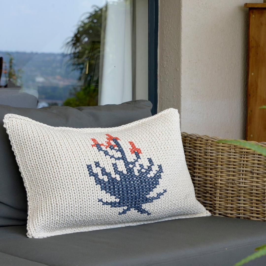 Scatter_Cushion_Knitted_African_Aloe_Navy