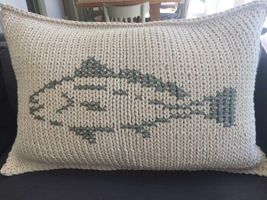 Scatter_Cushion_Knitted_African_Fish_Grey