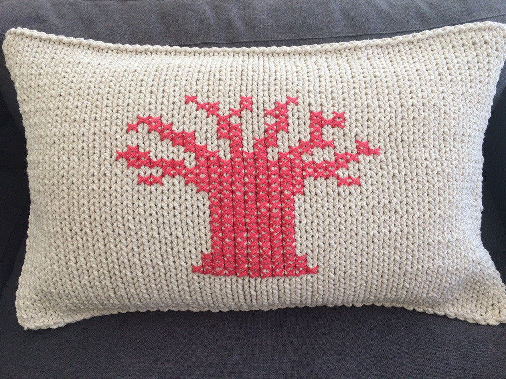 Scatter_cushion_Knitted_boabab_Coral
