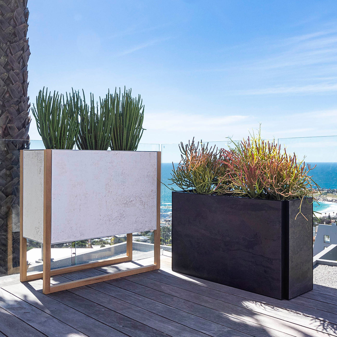 Planters_Indoor_Outdoor_Black_Whiite