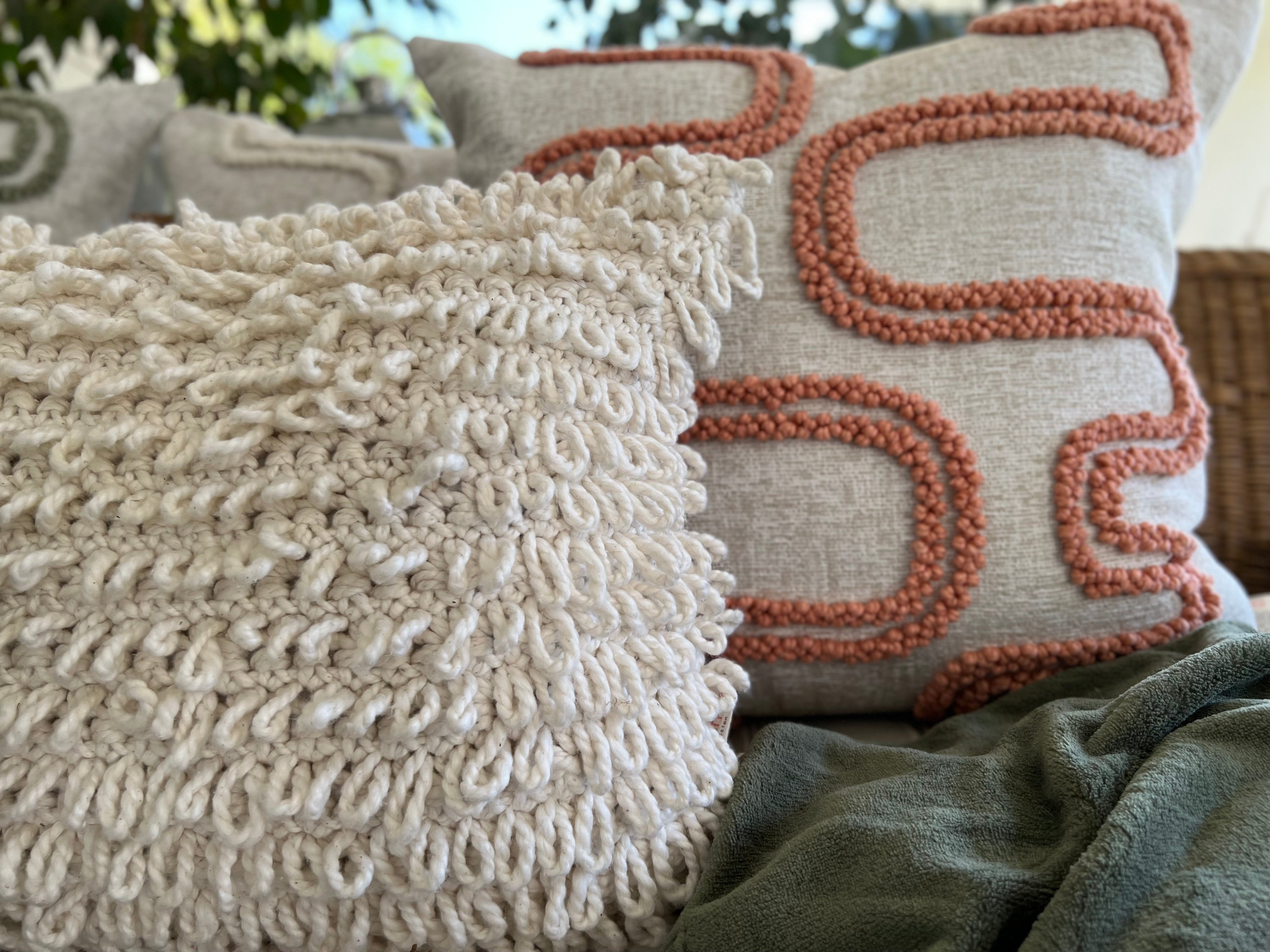 Scatter_Cushion_Punchneedle_Natural_Loop_Texture_Rust