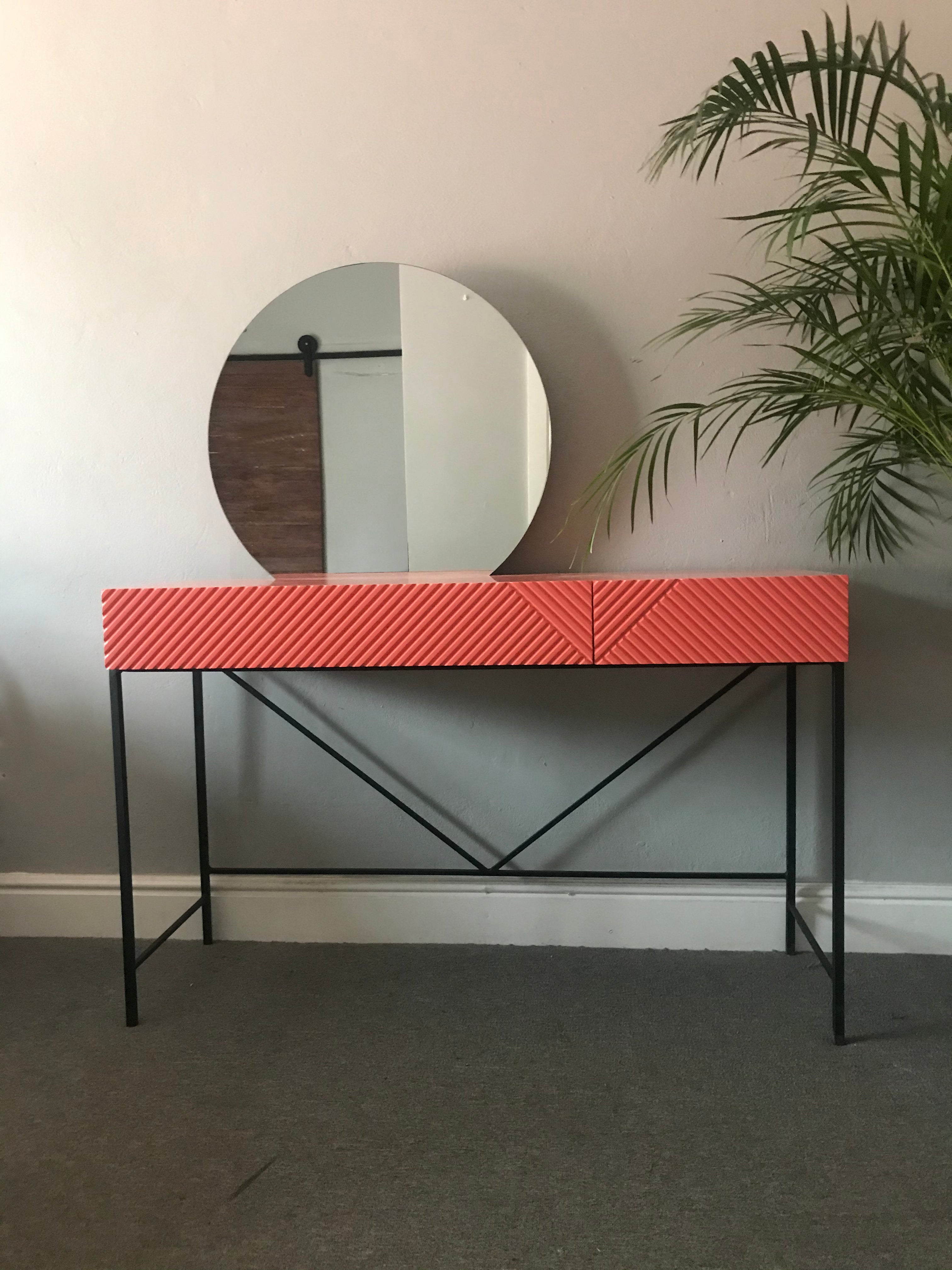 Dazzle Dresser