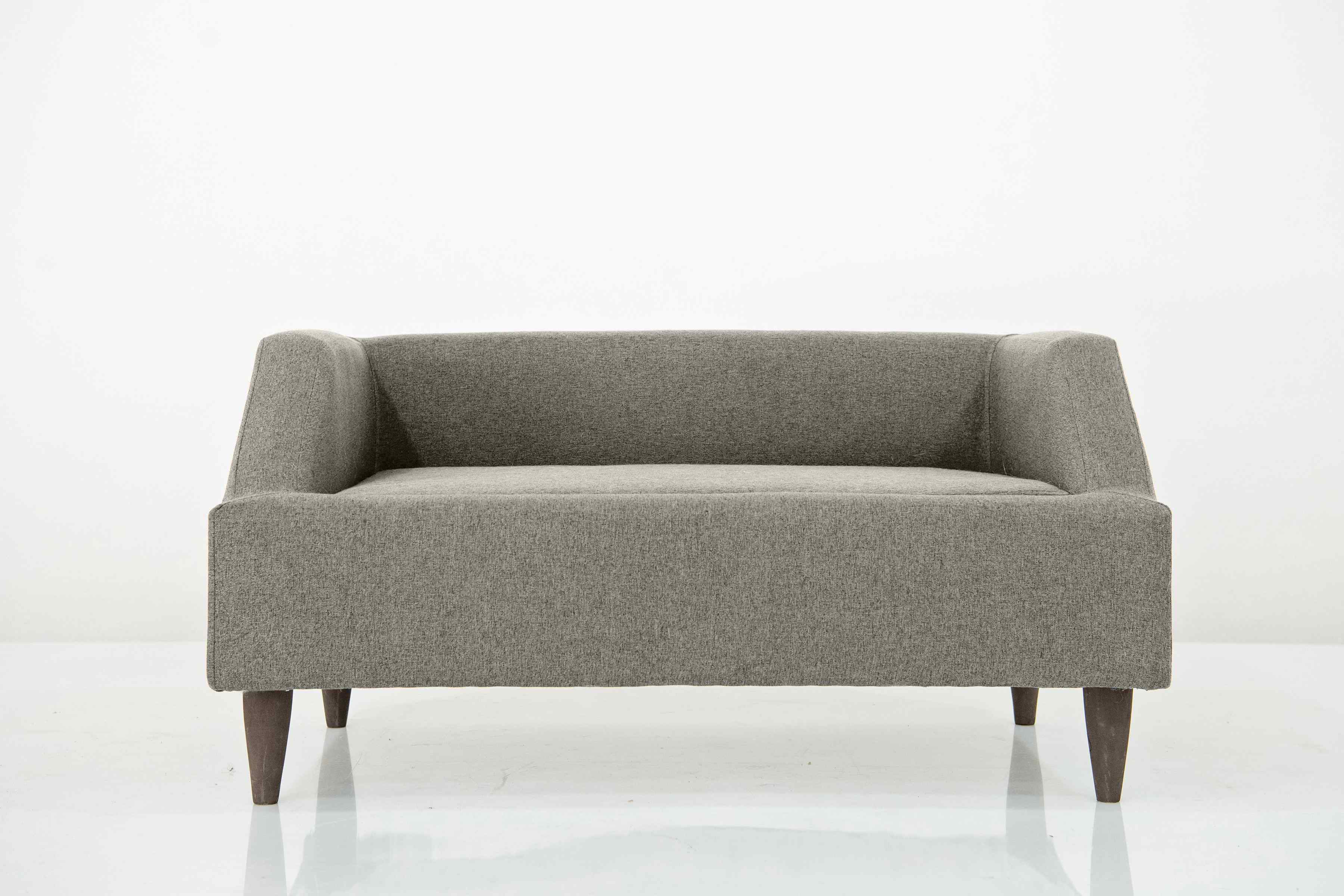 Pets_FurryKids_PetFurniture_Dogbeds_DogSofa_Grey